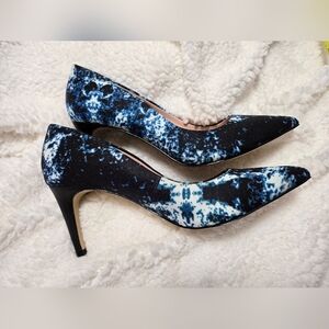 Charles David blue 4" heels Size 7.5